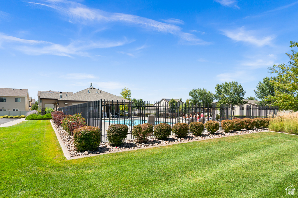 1066 W STONEHAVEN DR North Salt Lake, UT 84054
