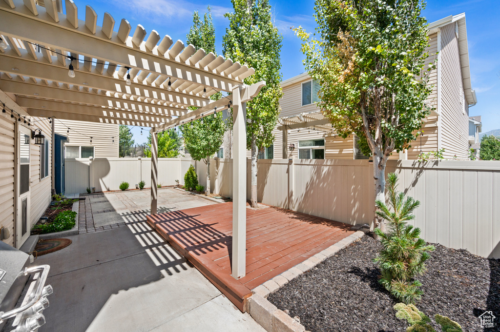 1066 W STONEHAVEN DR North Salt Lake, UT 84054