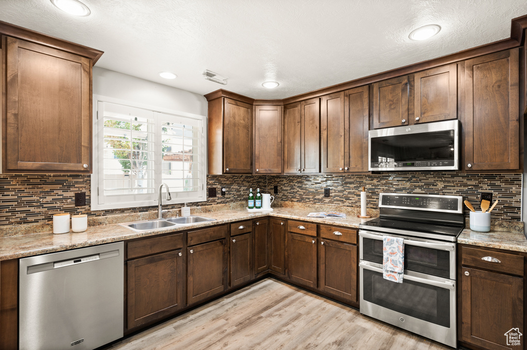 1066 W STONEHAVEN DR North Salt Lake, UT 84054