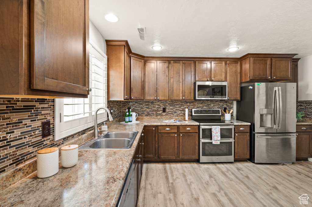 1066 W STONEHAVEN DR North Salt Lake, UT 84054