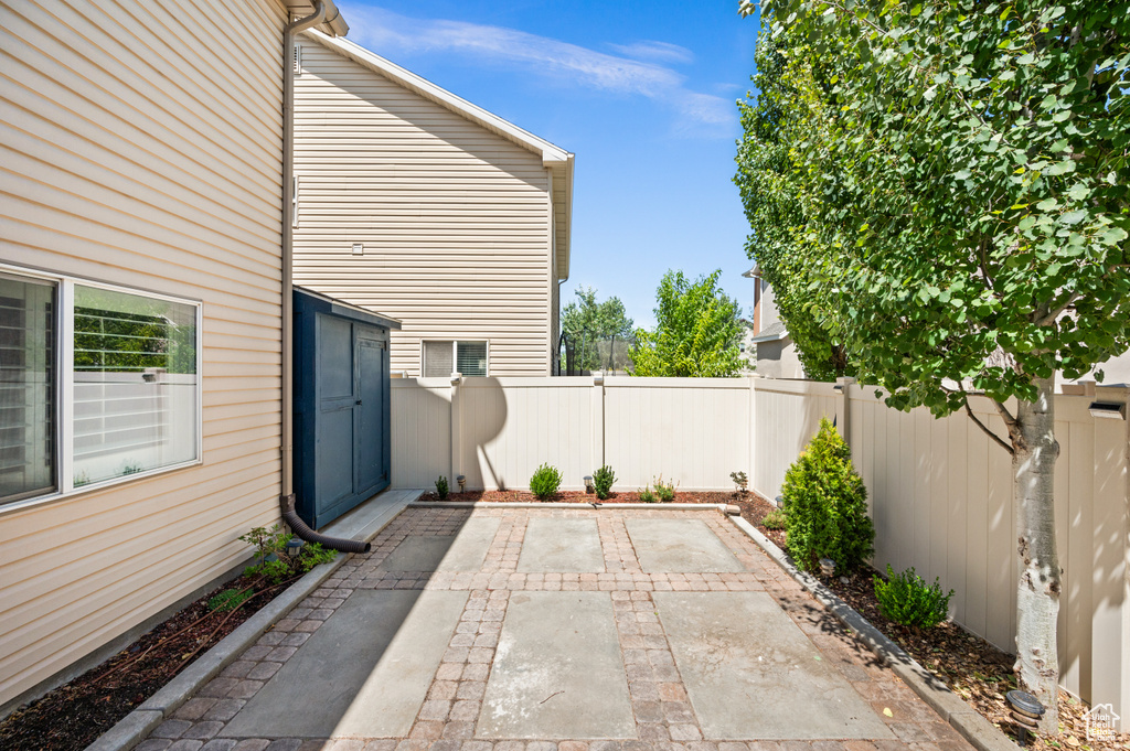 1066 W STONEHAVEN DR North Salt Lake, UT 84054
