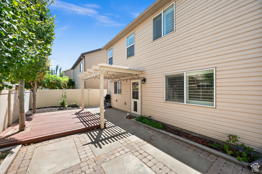 1066 W STONEHAVEN DR North Salt Lake, UT 84054