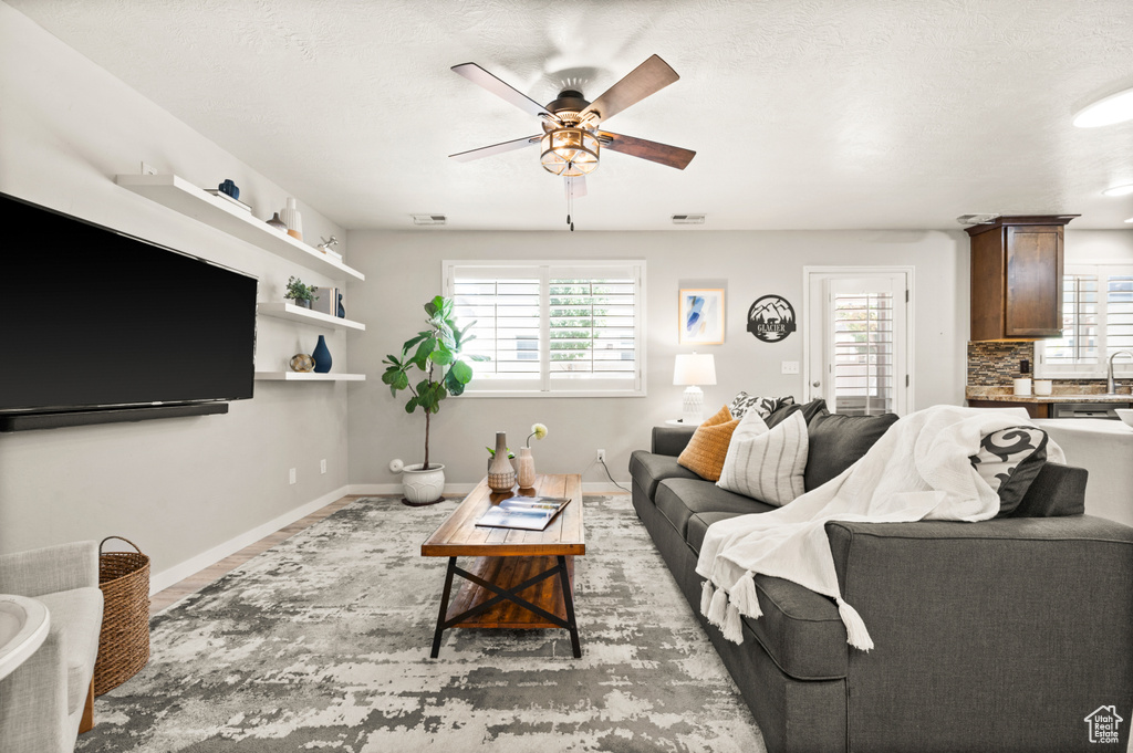 1066 W STONEHAVEN DR North Salt Lake, UT 84054