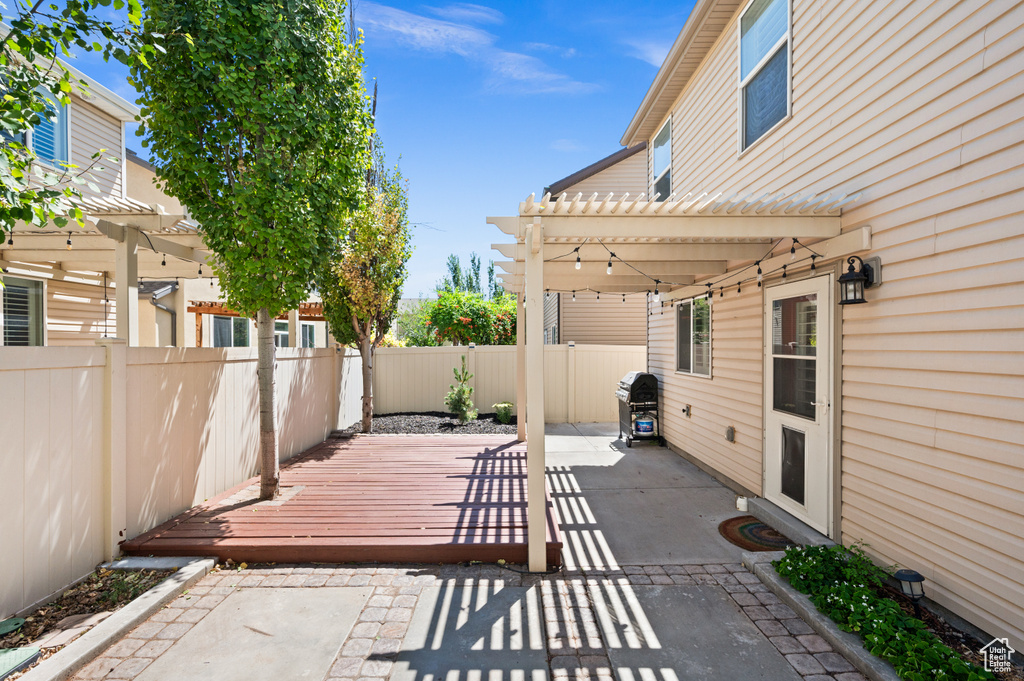 1066 W STONEHAVEN DR North Salt Lake, UT 84054