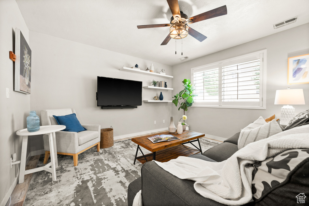 1066 W STONEHAVEN DR North Salt Lake, UT 84054