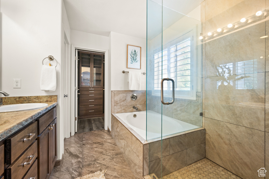 1066 W STONEHAVEN DR North Salt Lake, UT 84054