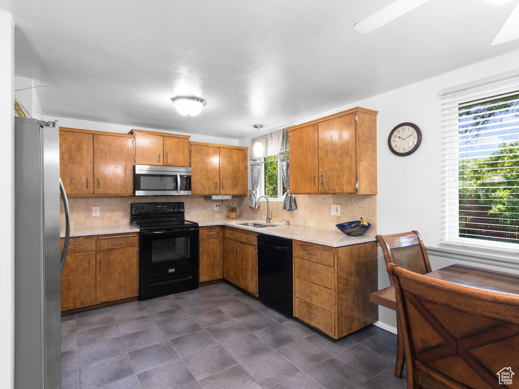 Photo 4 for MLS #2103323 at 4545 S Thornwood Ave