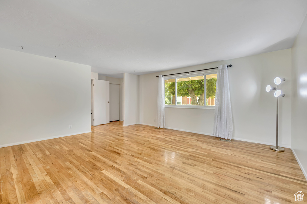 Photo 3 for MLS #2103341 at 841 E Newbold Cir