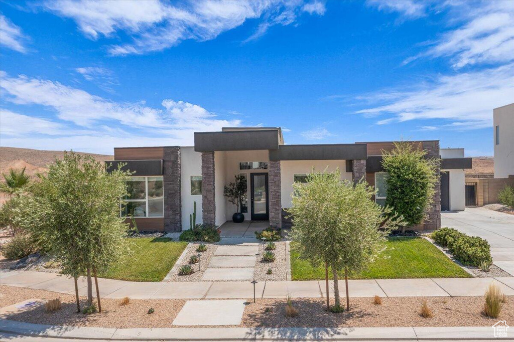 Photo 3 for MLS #2103359 at 5729 S Cardinal Wing Dr