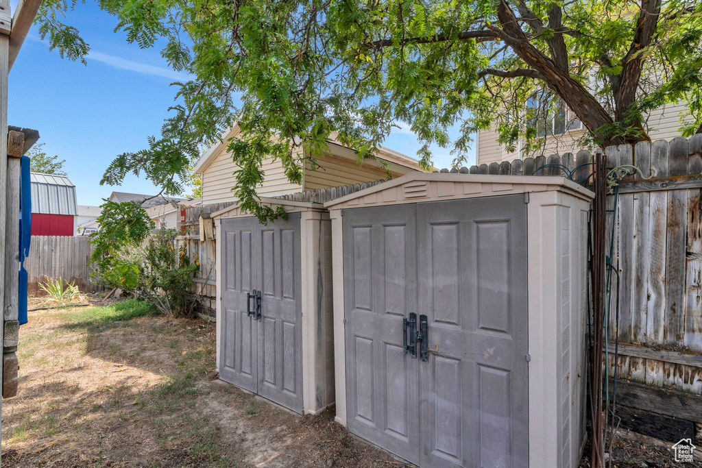 6796 S CYCLAMEN DR West Jordan, UT 84081