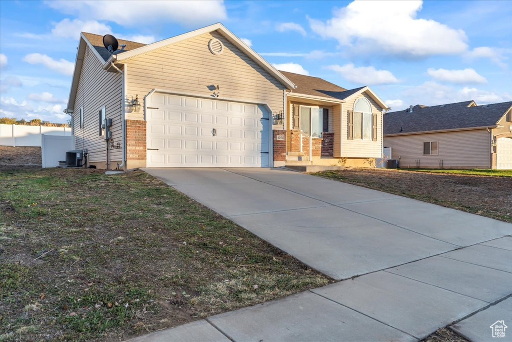 4054 LILY DR Roy, UT 84067