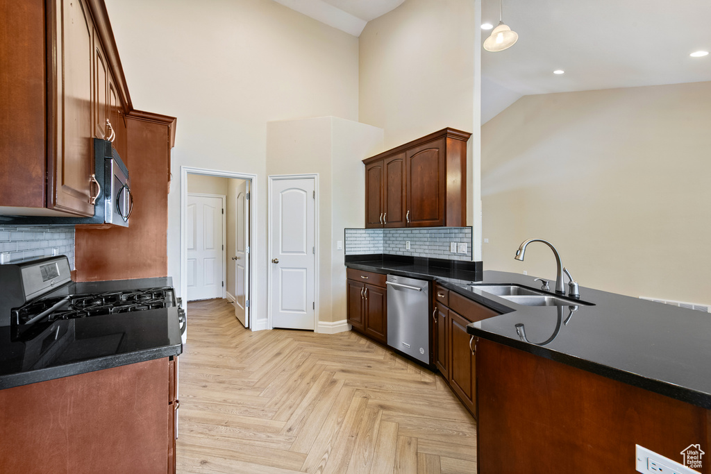 Photo 13 for MLS #2103405 at 4665 N Stonehaven Loop
