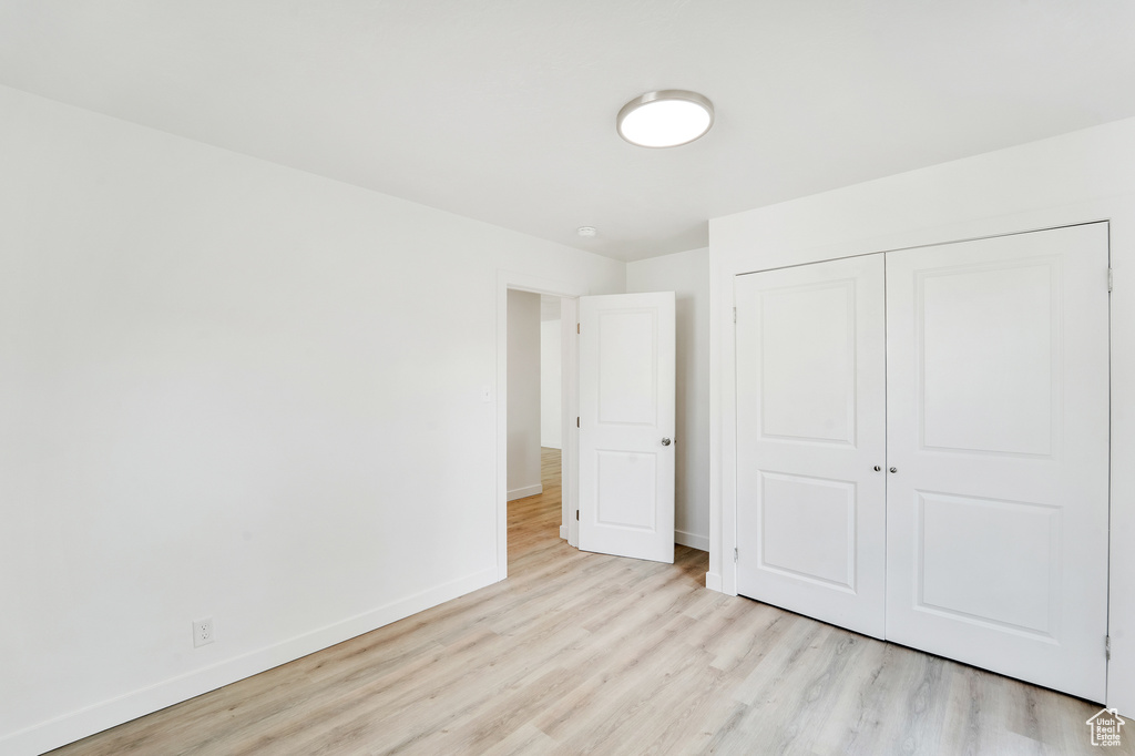 Photo 12 for MLS #2103440 at 878 E Elgin Ave