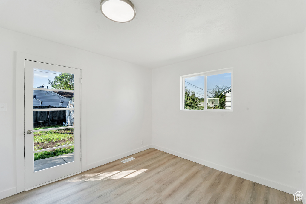 Photo 11 for MLS #2103440 at 878 E Elgin Ave