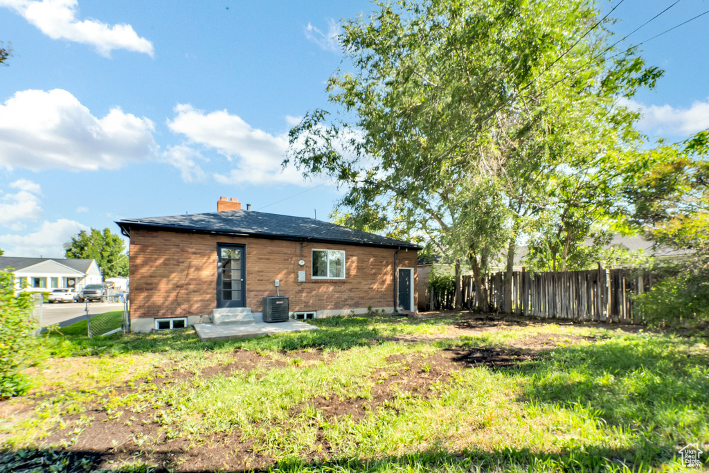 Photo 32 for MLS #2103440 at 878 E Elgin Ave