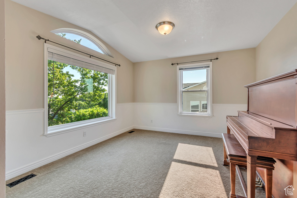 Photo 5 for MLS #2103447 at 927 E 70 South