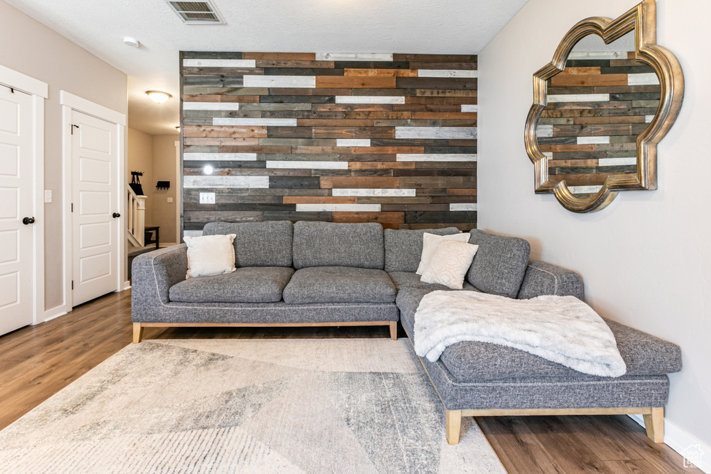 280 W 710 N Centerville, UT 84014