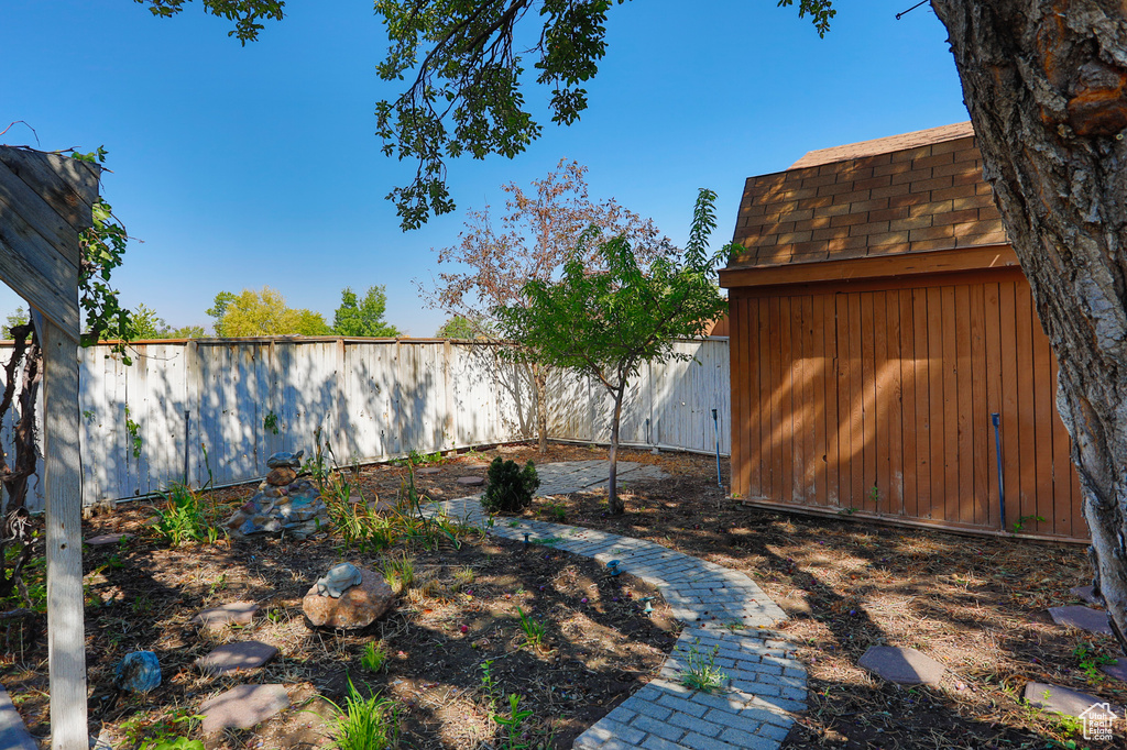 Photo 5 for MLS #2103454 at 744 Van Dyke Way