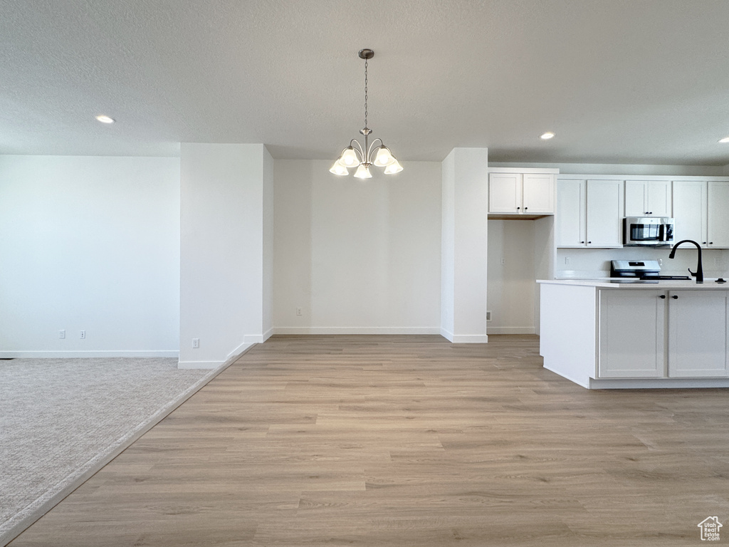 Photo 4 for MLS #2103458 at 6921 W South Jordan Pkwy