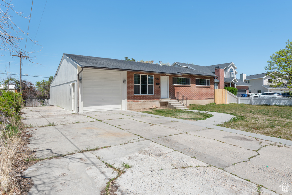 9898 S BARIUM LN Sandy, UT 84094