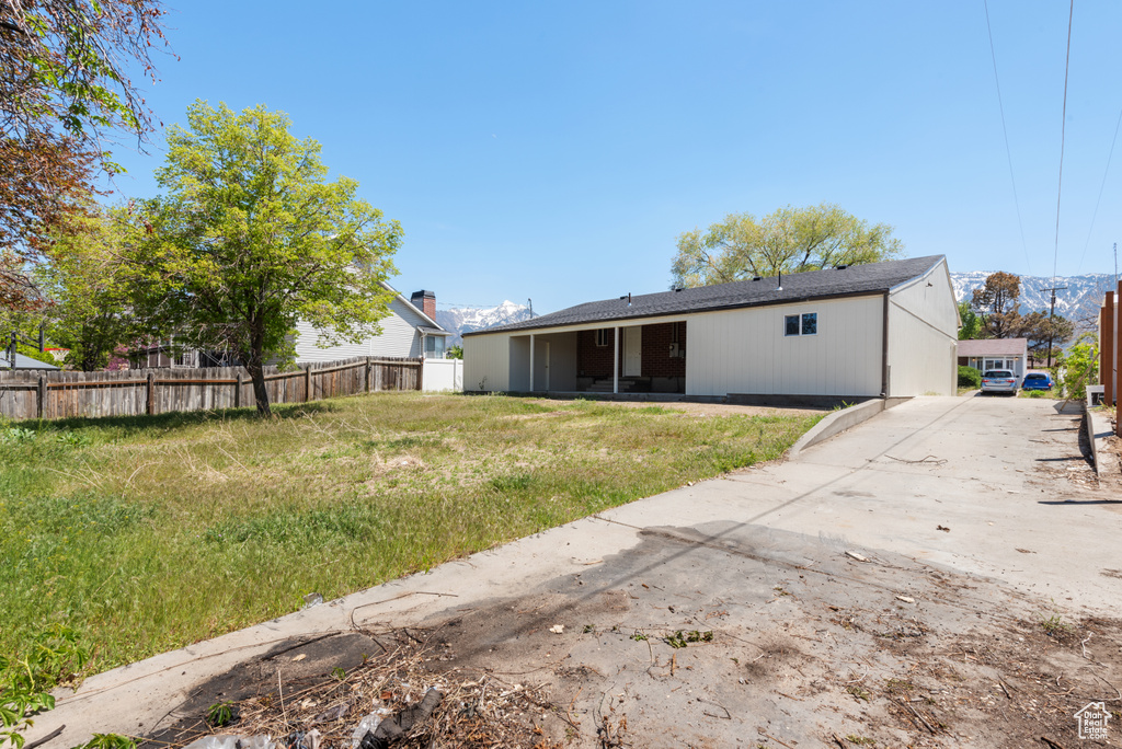 9898 S BARIUM LN Sandy, UT 84094