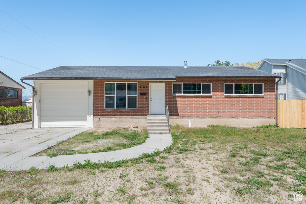 9898 S BARIUM LN Sandy, UT 84094