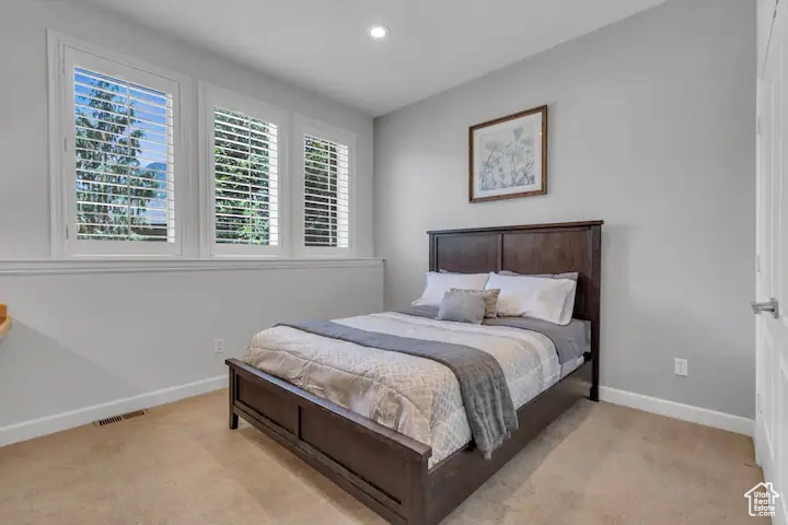 2548 E DIMPLE DELL RD Sandy, UT 84092