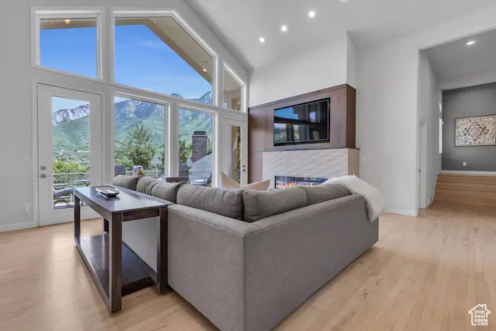 2548 E DIMPLE DELL RD Sandy, UT 84092
