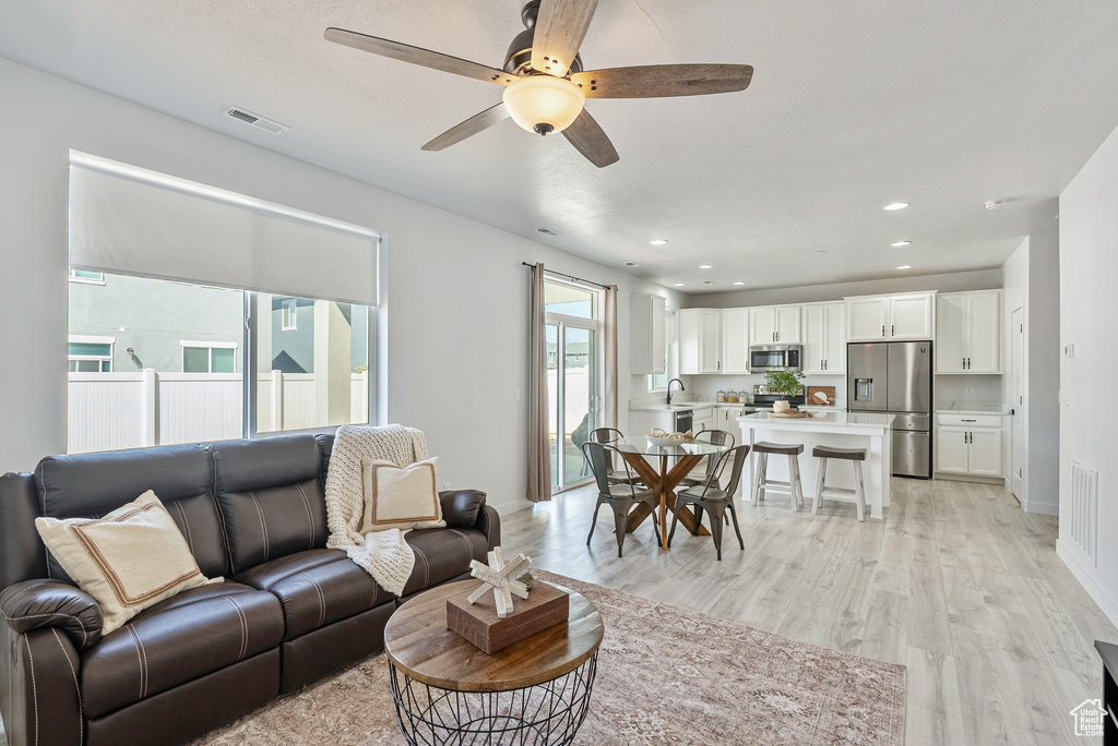 2112 W 3250 S Syracuse, UT 84075