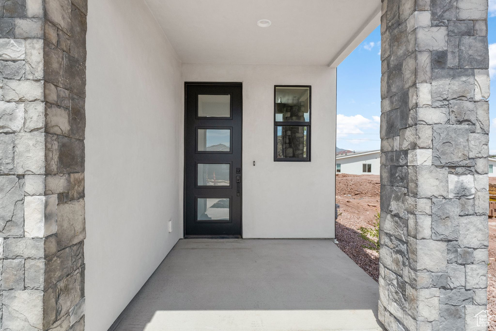 Photo 4 for MLS #2103497 at 1033 E Coyote Crest Dr