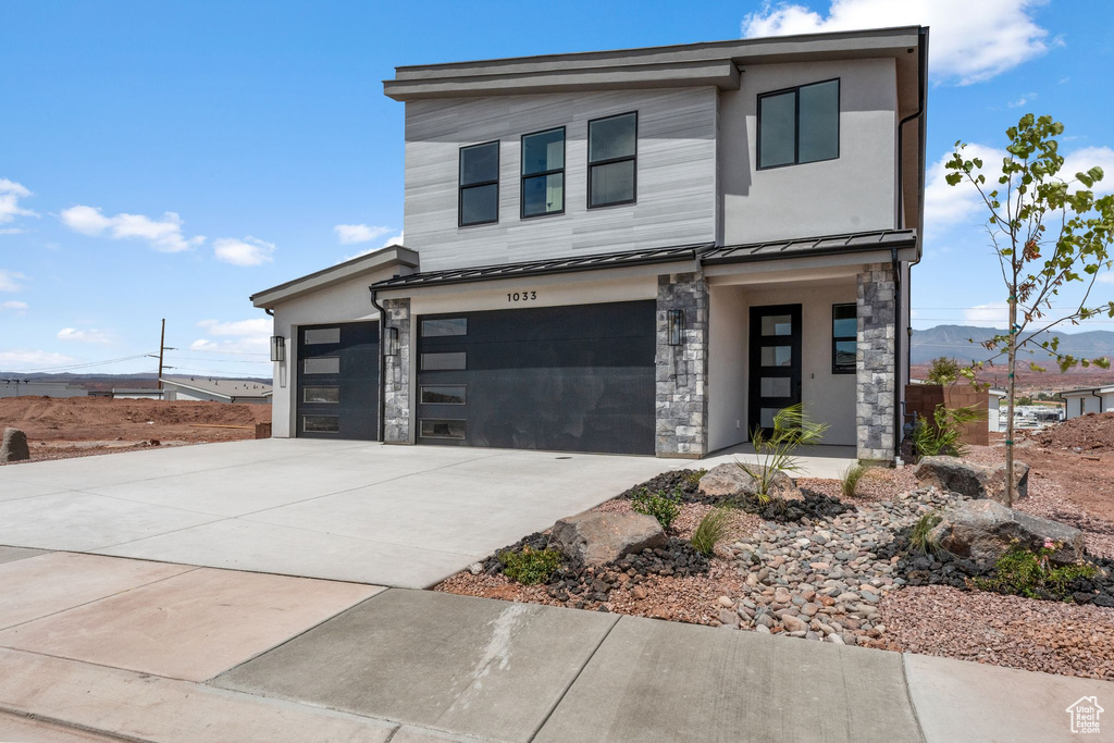 Photo 2 for MLS #2103497 at 1033 E Coyote Crest Dr
