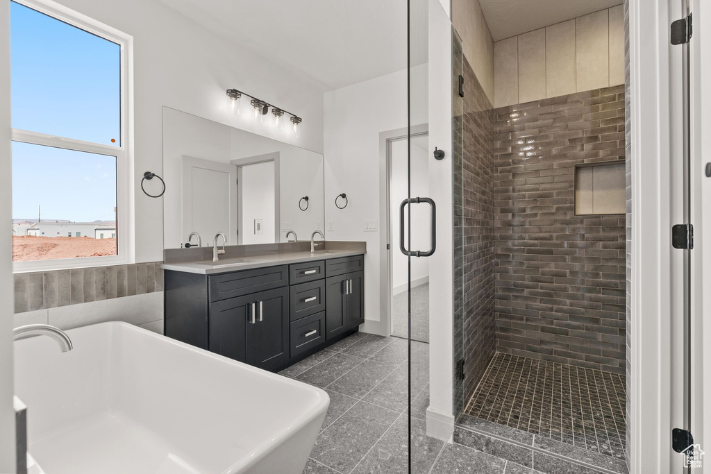 Photo 16 for MLS #2103497 at 1033 E Coyote Crest Dr
