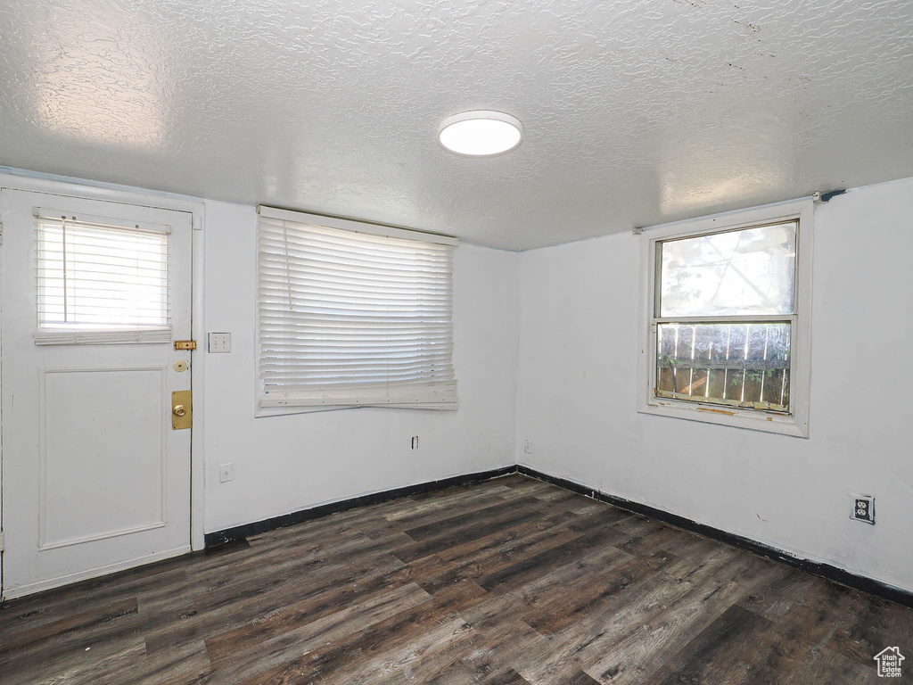 Photo 7 for MLS #2103515 at 3564 S Jefferson Ave