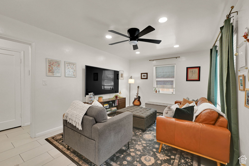 Photo 6 for MLS #2103523 at 848 N Poinsettia Dr