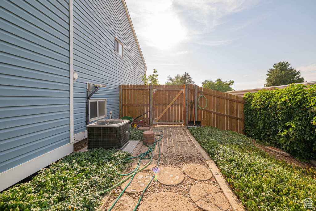 5822 PARK LN South Ogden, UT 84403