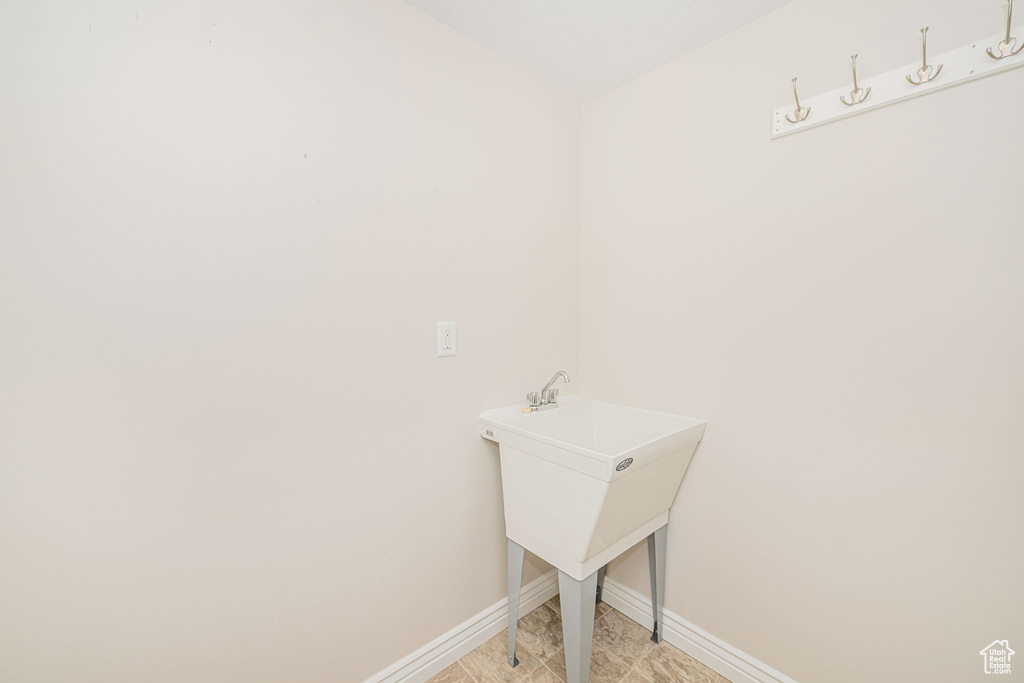 5822 PARK LN South Ogden, UT 84403
