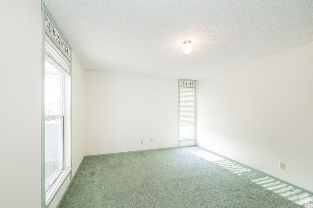 5822 PARK LN South Ogden, UT 84403