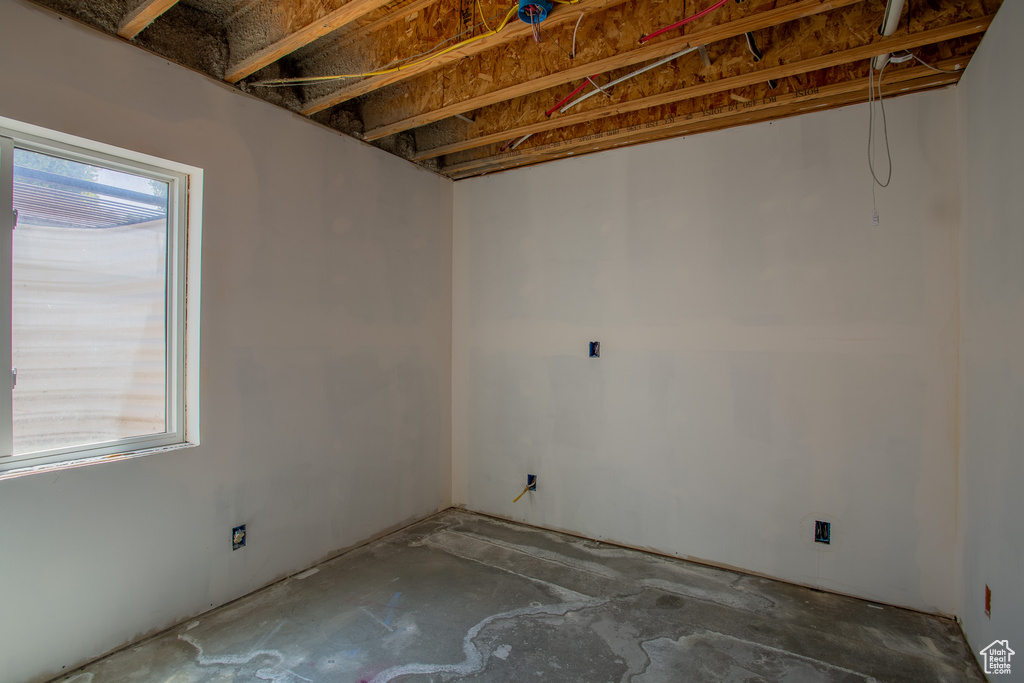 7825 S PIONEER ST Midvale, UT 84047