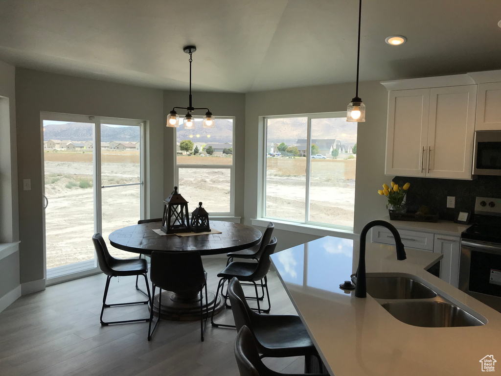 Photo 4 for MLS #2103546 at 1112 N Goshen Canyon Rd #1