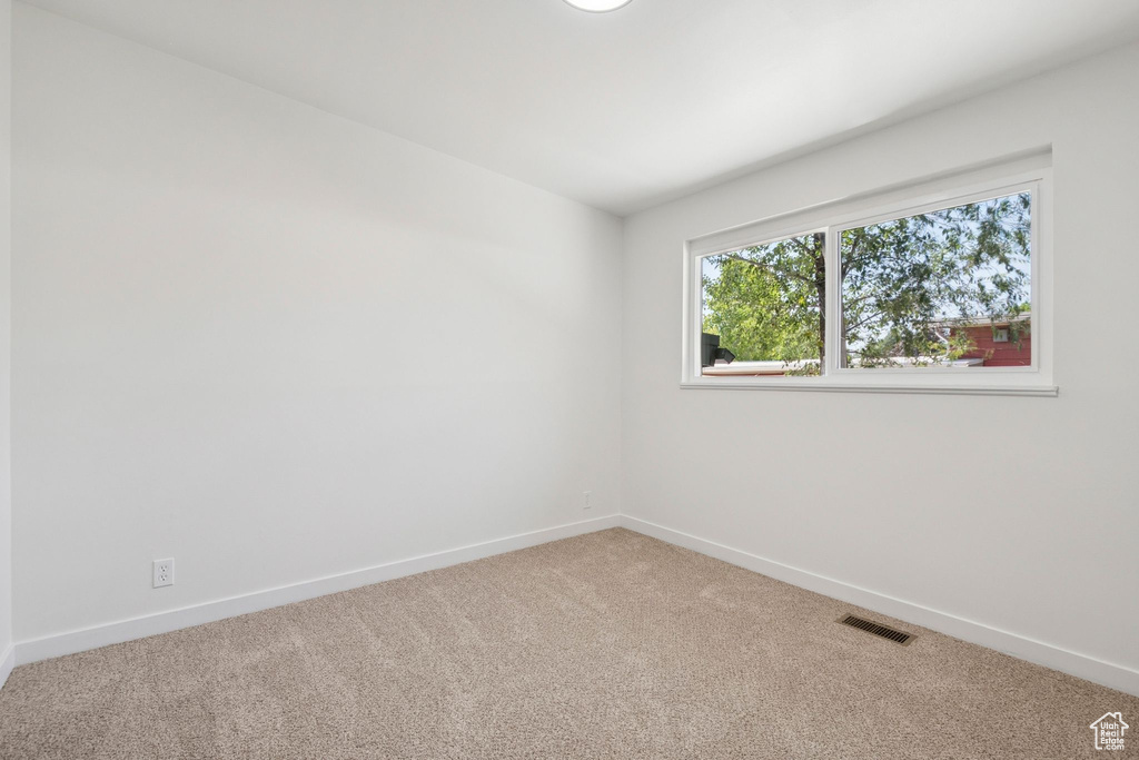 3922 S 2520 W West Valley City, UT 84119