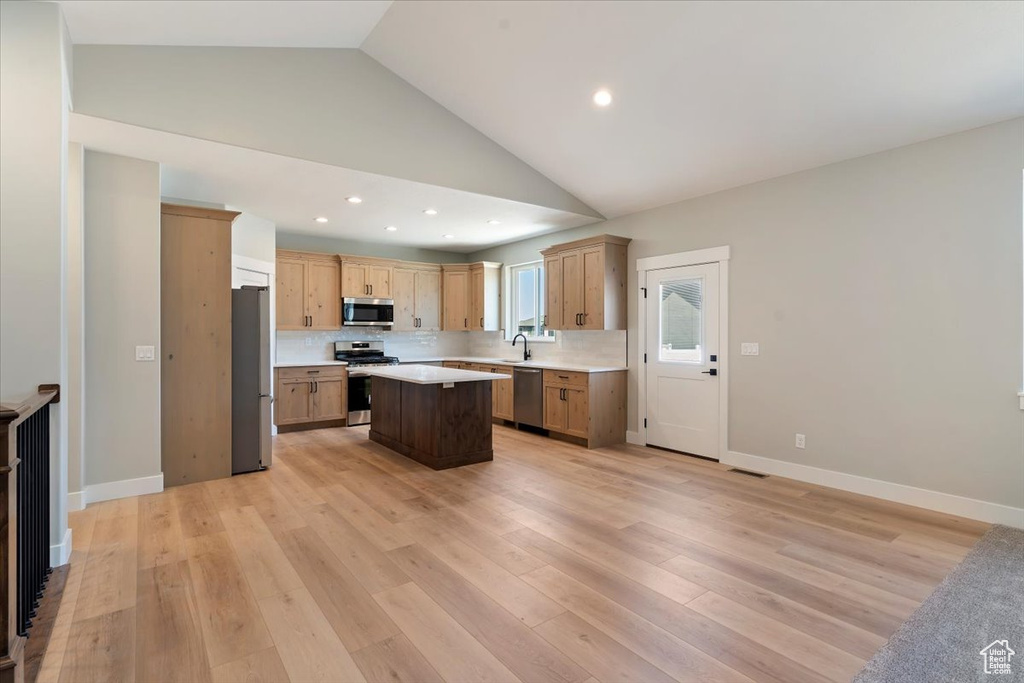1080 E LESTER DR South Weber, UT 84405