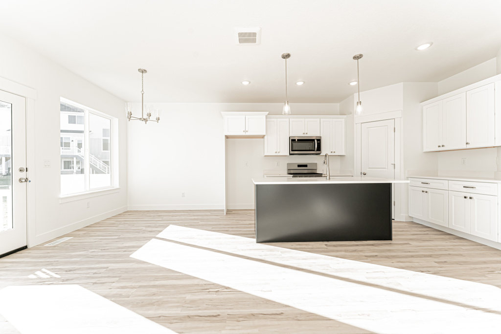 593 W SUNGLEAM LN #2388 Saratoga Springs, UT 84045