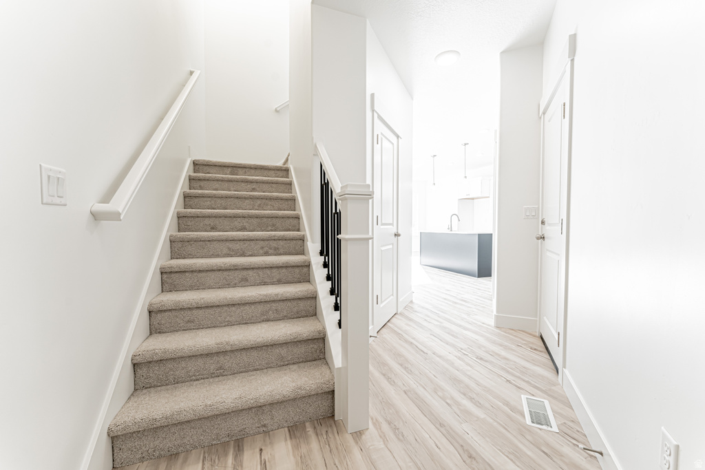 593 W SUNGLEAM LN #2388 Saratoga Springs, UT 84045