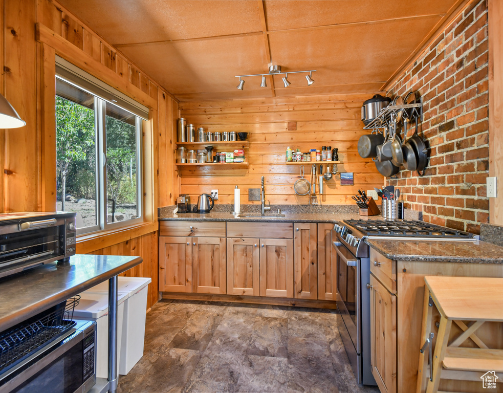 Photo 21 for MLS #2103635 at 64 Navajo Way