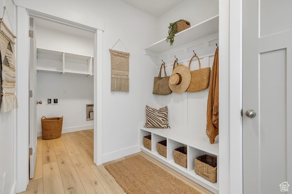 Photo 5 for MLS #2103653 at 328 S Osborne Ct #809