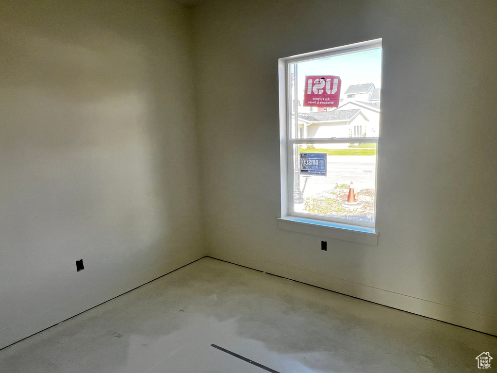 Photo 8 for MLS #2103655 at 697 W 20 North