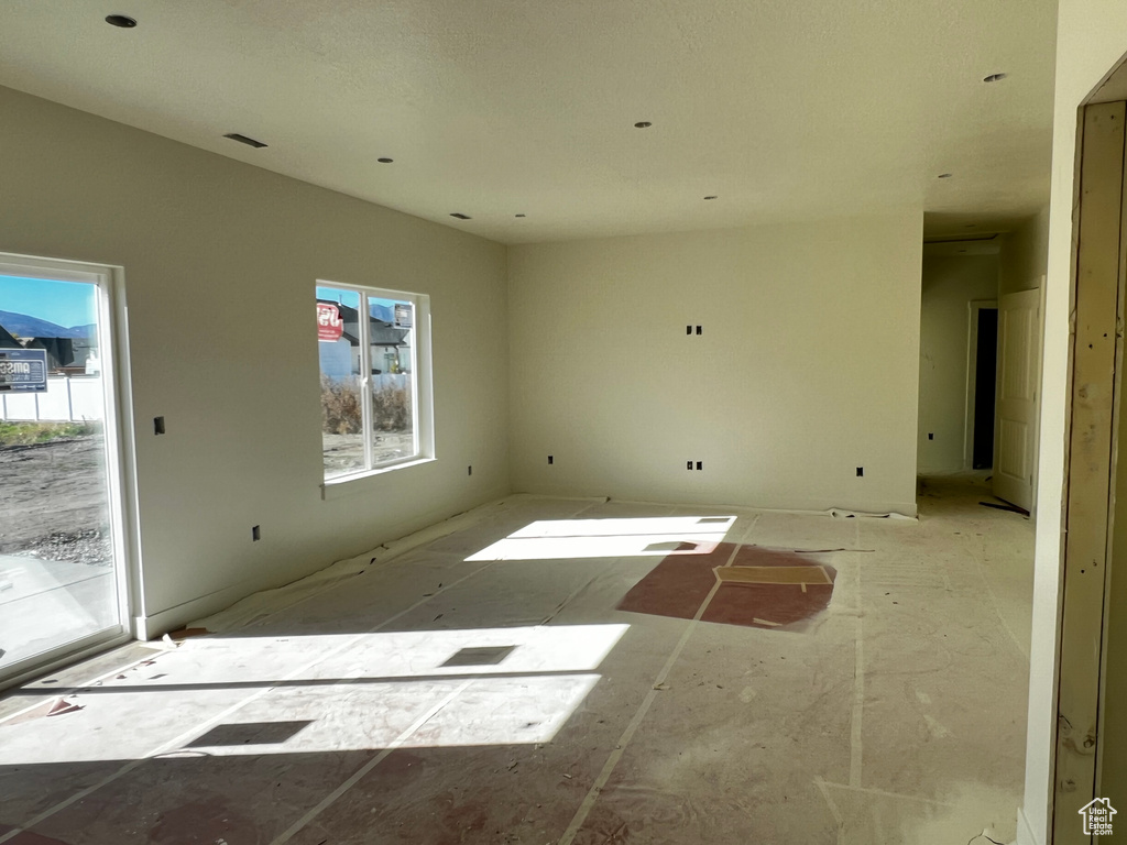 Photo 3 for MLS #2103655 at 697 W 20 North