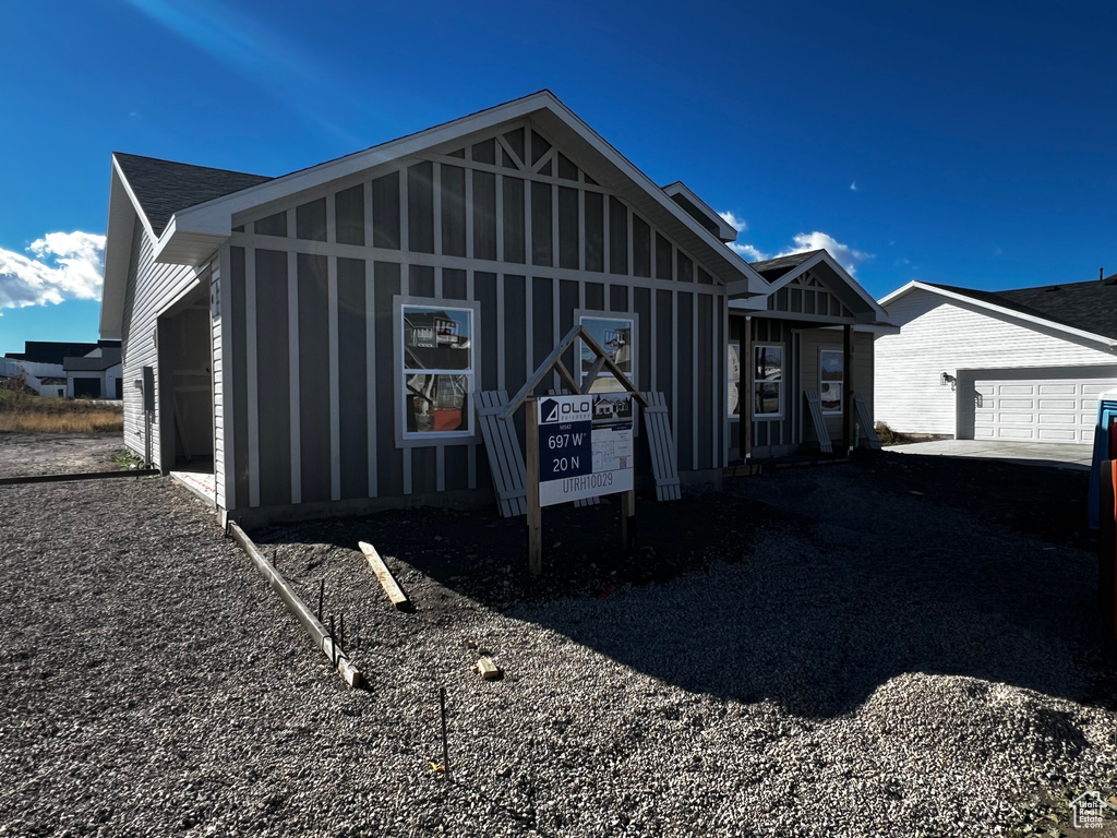 Photo 2 for MLS #2103655 at 697 W 20 North