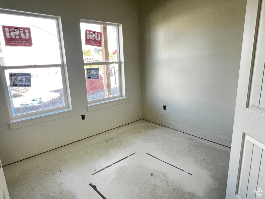 Photo 10 for MLS #2103655 at 697 W 20 North