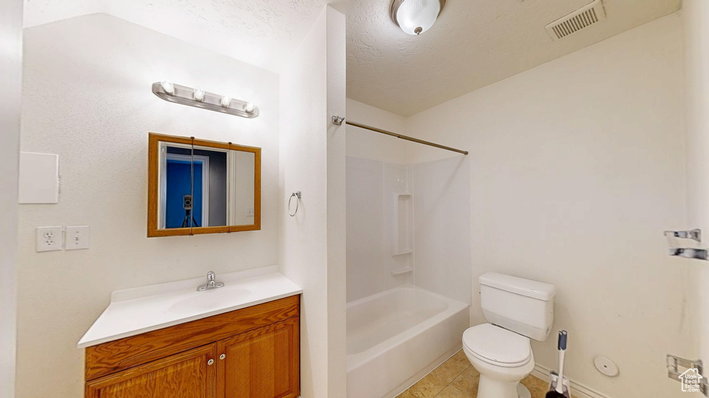Photo 13 for MLS #2103659 at 3137 E Canyon Loop